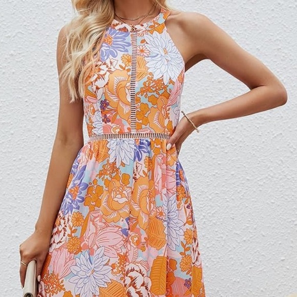 AMAZON • DRESS 🌸 - Picture 4 of 5